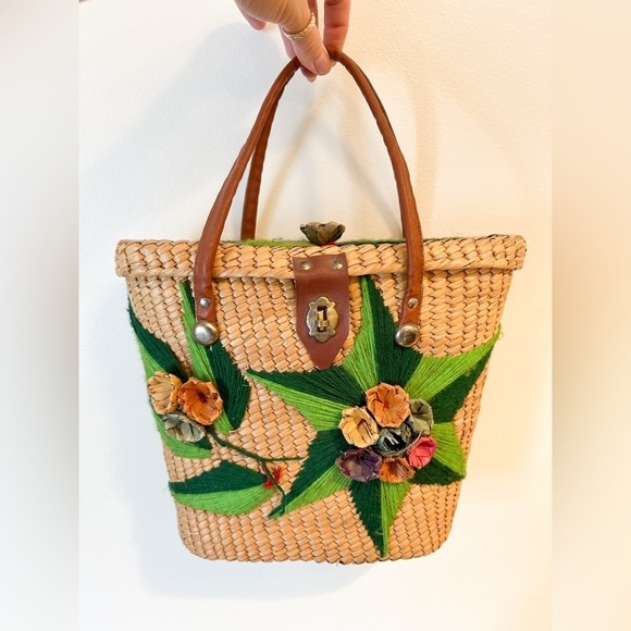 Vintage Handbags - Vintage 3D Floral Wicker Basket Bag Purse Handbag Tan Green